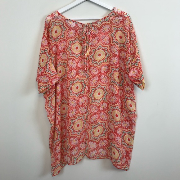 Bluetique Floral Top Size Small - Picture 2 of 5